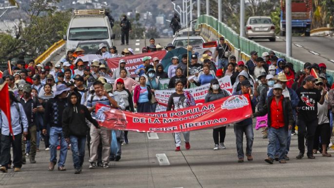 Marchan en Chilpancingo para exigir liberación del luchador social Ubaldo Segura