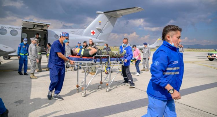 Suben a 69 los muertos por accidente de un avión militar en Colombia