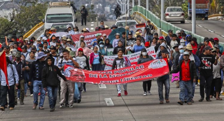 Marchan en Chilpancingo para exigir liberación del luchador social Ubaldo Segura