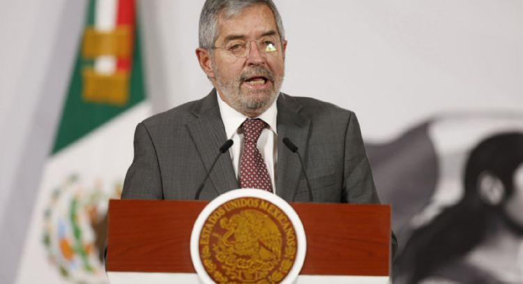 SRE reporta 13 mexicanos muertos en custodia del ICE; otros 13 mil están detenidos