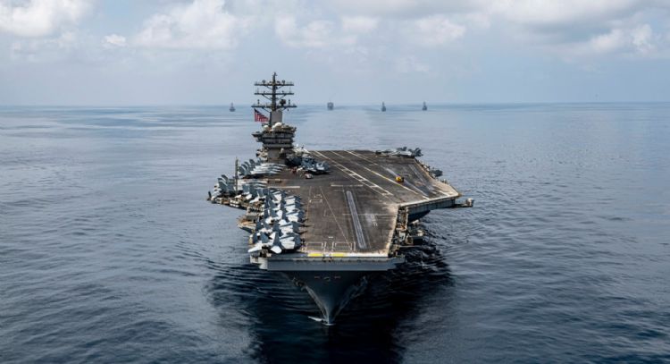 Funcionarios de Sedena, Marina y SRE visitan el portaaviones estadunidense USS Nimitz