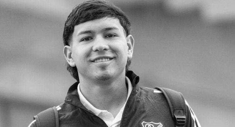 Joven promesa del futbol se desplomó en pleno partido y murió un día después