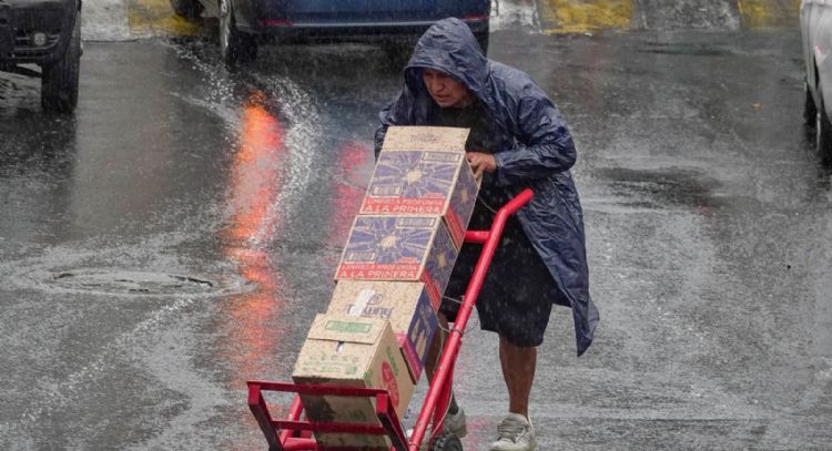 Chubascos, lluvias y vientos fuertes azotarán el jueves a los siguientes estados