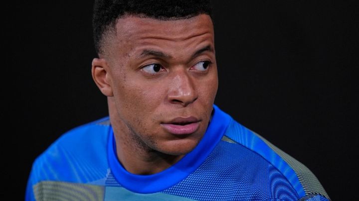 Trasciende que el Real Madrid examinó rodilla equivocada de Mbappé, pero el jugador lo desmiente