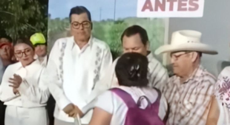 Mujer encara a "Huacho" Díaz en Ticul: “No es falta de educación, es desesperación” (Video)