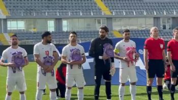 Selección iraní de futbol protesta durante su himno nacional por bombardeos a primaria en Minab