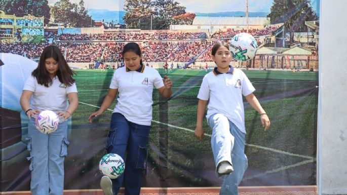 Secretaría de las Mujeres invita a concurso de dominadas de balón para ganar boleto del Mundial