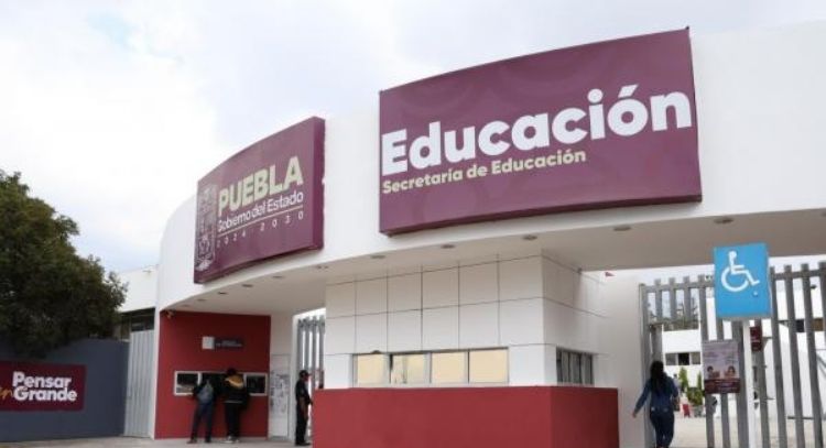 Docentes de telebachilleratos de Puebla denuncian adeudo de seis quincenas