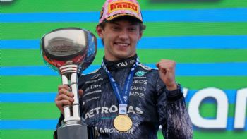 Kimi Antonelli gana el Gran Premio de Japón por delante de Oscar Piastri, de McLaren