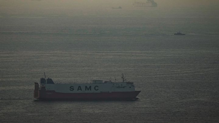 Reino Unido reúne a más de 40 países para presionar a Irán a reabrir el estrecho de Ormuz