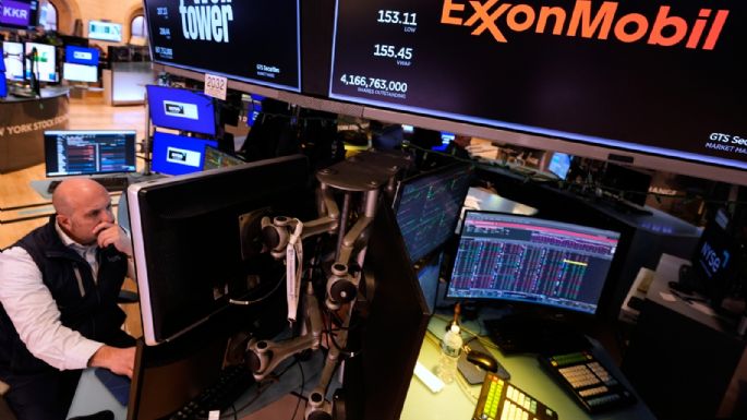 El Dow Jones cae más de 900 puntos y sube el petróleo por la guerra
