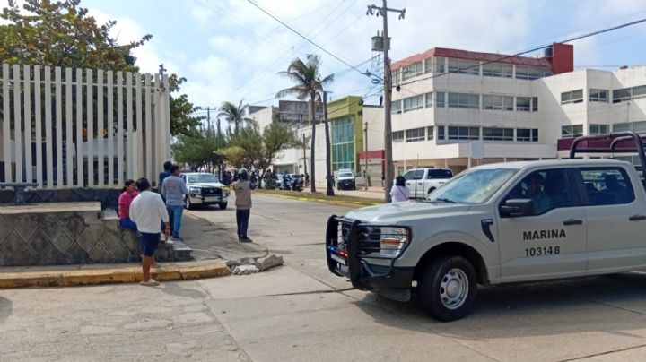 Ataque armado en oficina de Coatzacoalcos deja cuatro muertos y dos mujeres heridas