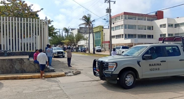 Ataque armado en oficina de Coatzacoalcos deja cuatro muertos y dos mujeres heridas