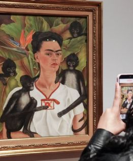 Colectivo pide al gobierno una sede principal para la Colección Gelman en México