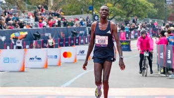 Suspenderán 5 años a Albert Korir, ganador del maratón de Nueva York, tras admitir haberse dopado