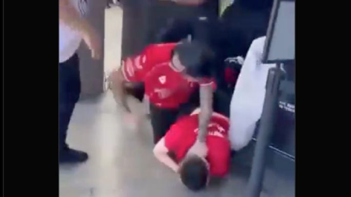 Seguidores de Atlas y Chivas arman pelea campal en el Clásico Tapatío de Los Ángeles, EU (Video)