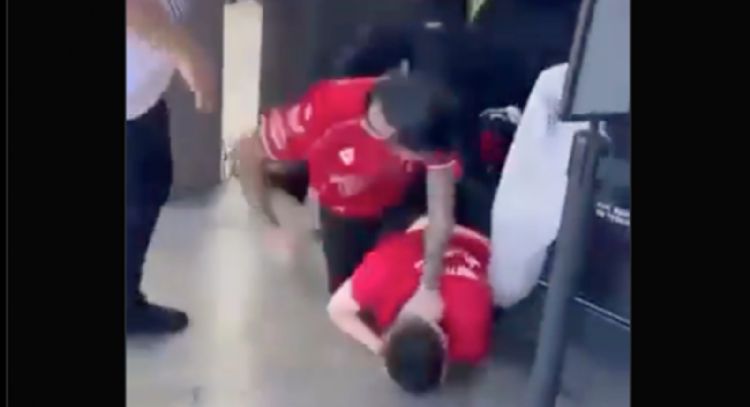 Seguidores de Atlas y Chivas arman pelea campal en el Clásico Tapatío de Los Ángeles, EU (Video)