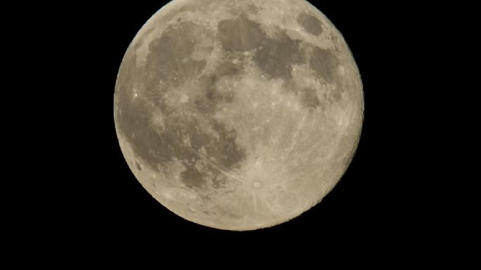 La tripulación de Artemis II de la NASA despega hacia la Luna