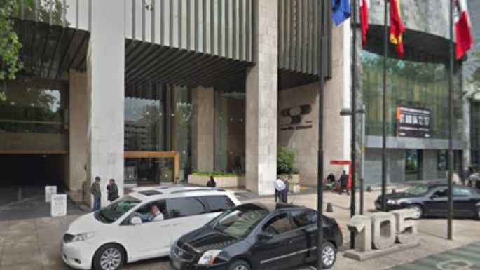 Hombre muere tras caer del piso 21 de un hotel en Paseo de la Reforma