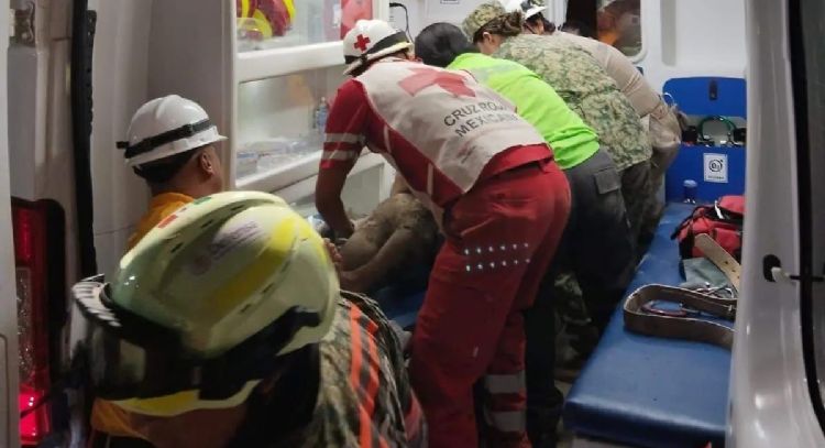 Dan alta médica a minero rescatado en Rosario, Sinaloa