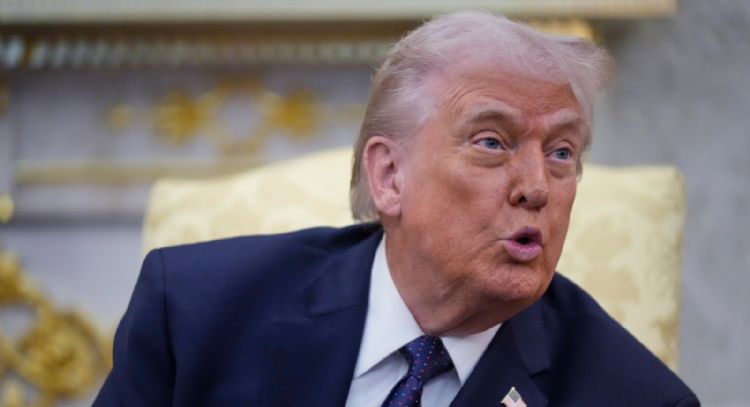 Trump elevará "esta semana" al 15% el arancel global, según el secretario del Tesoro de EU