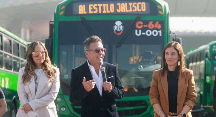 Jalisco da marcha atrás al "tarifazo" de 14 pesos en transporte público