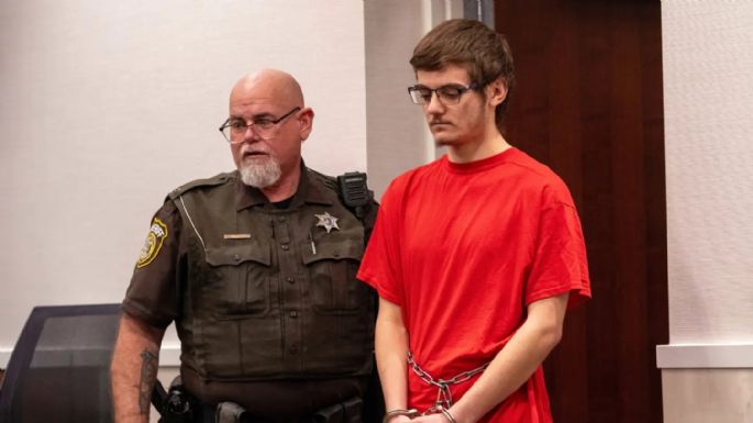 Adolescente que mató a sus padres para financiar intento de asesinato de Trump recibe cadena perpetua