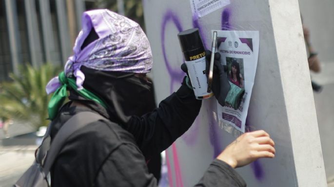 “¡Este día no es de fiesta, es de marcha y de protesta!”: miles se manifiestan en CDMX por el 8M