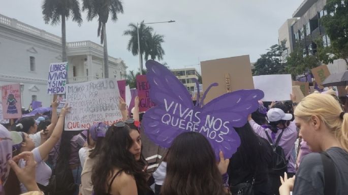 Cientos de mujeres salen a protestar en Culiacán por la violencia y por la defensa de sus derechos