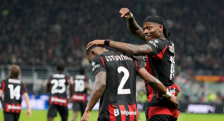 Milan gana el Derby della Madonnina 1-0 para recortar la ventaja del Inter en la Serie A (Video)