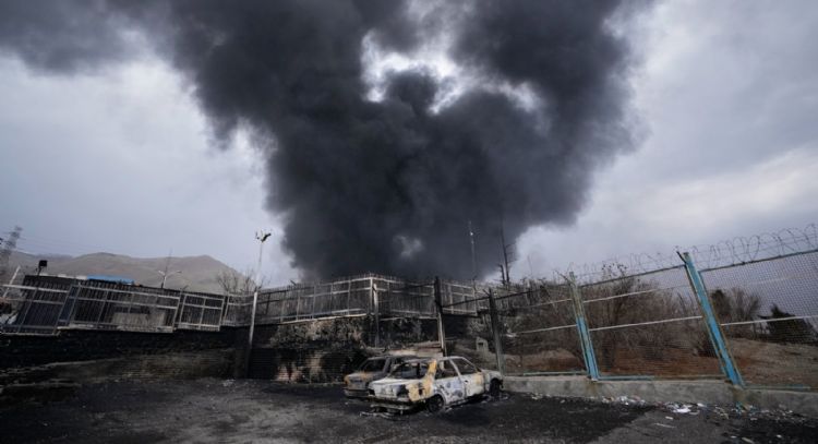 El crudo supera los 100 dólares por barril mientras la guerra con Irán frena producción y envíos