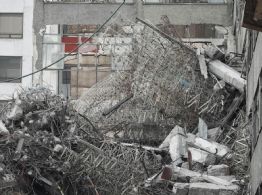 Fiscalía investiga causas del derrumbe de edificio en San Antonio Abad que dejó tres muertos