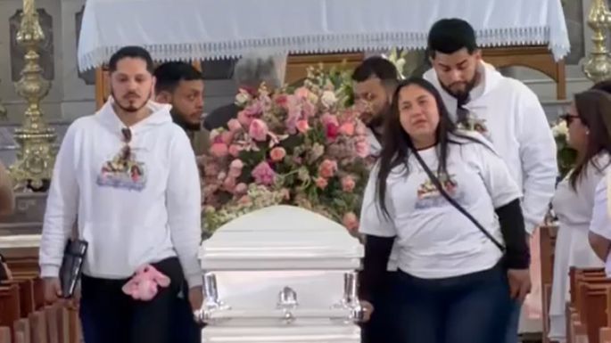 Despiden en Catedral de Ensenada a Franny Aguilar, la niña de 8 años que murió por rickettsiosis