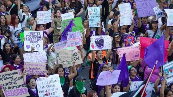 Marchan en BC por el 8M y denuncian falta de justicia por parte de la FGE