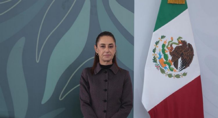 Sheinbaum califica de "irresponsable" difusión de noticias falsas sobre salud de AMLO