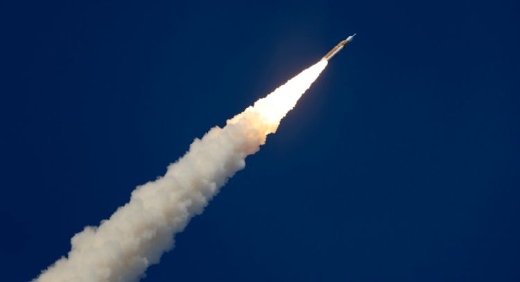 Artemis II inician su viaje en la primera misión lunar de NASA en décadas