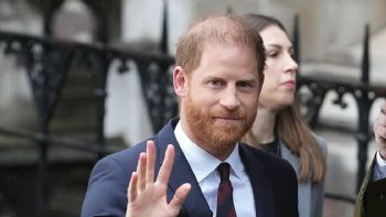Príncipe Harry es demandado por organización benéfica que creó en África en honor a princesa Diana