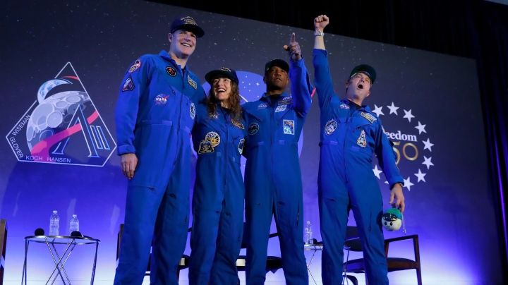 Astronautas de Artemis II regresan de la Luna tras viaje que batió récords