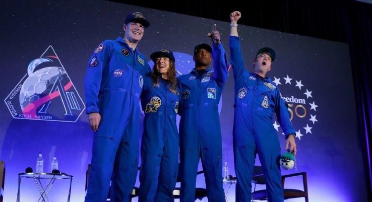 Astronautas de Artemis II regresan de la Luna tras viaje que batió récords