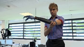 Científicos mexicanos de la UAG desarrollan modelo de prótesis de brazo biónico