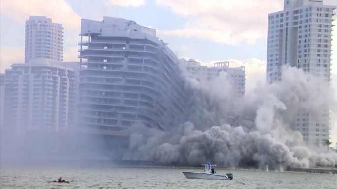 El icónico hotel Mandarin Oriental de Miami es demolido tras 25 años en pie (Videos)