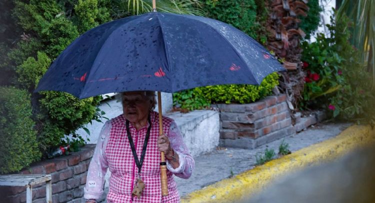 Chubascos y lluvias aisladas este miércoles en más de 20 estados; sigue el frente frío 44