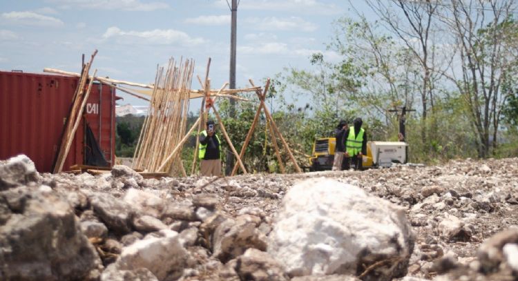 Con maquinaria y hombres armados intentan despojar a campesinos del ejido de Becanchén