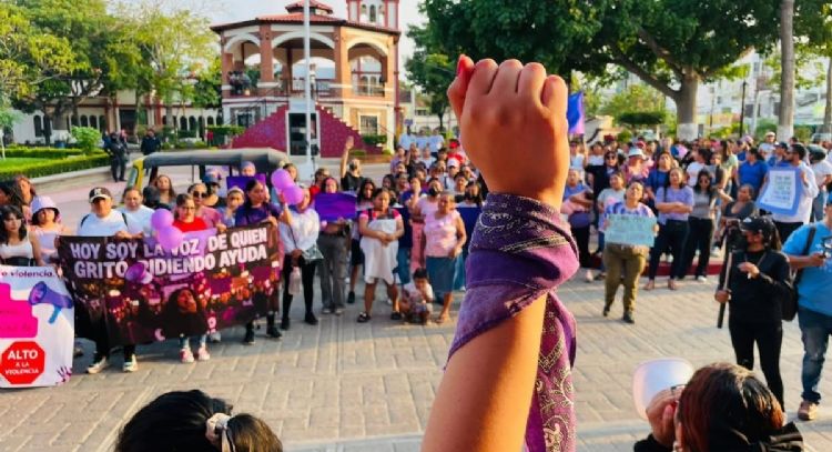 Mujeres de Cintalapa exigen justicia por Ana Luisa, atacada con un machete