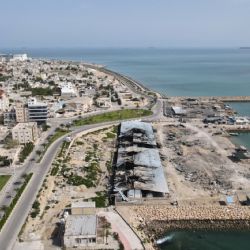 Precios del petróleo caen 9 % y Wall Street se dispara tras reapertura del estrecho de Ormuz