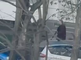 Un hombre mata a seis personas y toma rehenes en supermercado en Kiev