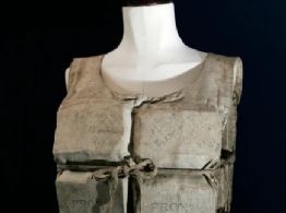 Chaleco salvavidas de pasajero que sobrevivió al Titanic fue subastado por más de 900 mil dólares