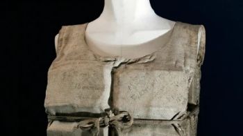 Chaleco salvavidas de pasajero que sobrevivió al Titanic fue subastado por más de 900 mil dólares