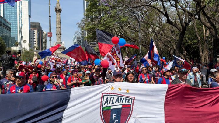 Les guste o no les guste: el Atlante cumple 110 y lo festeja en el Ángel de la Independencia (Videos)