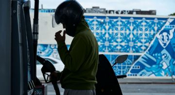 Nueva alza de precios del petróleo tras incidentes entre EU e Irán en el estrecho de Ormuz